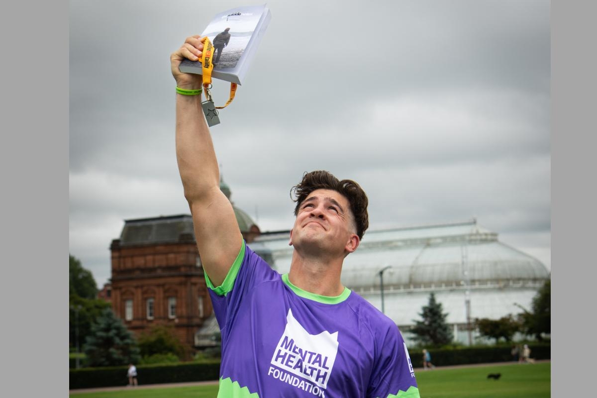 Scotland's Home of the Year star runs Glasgow Men's 10k in unusual footwear