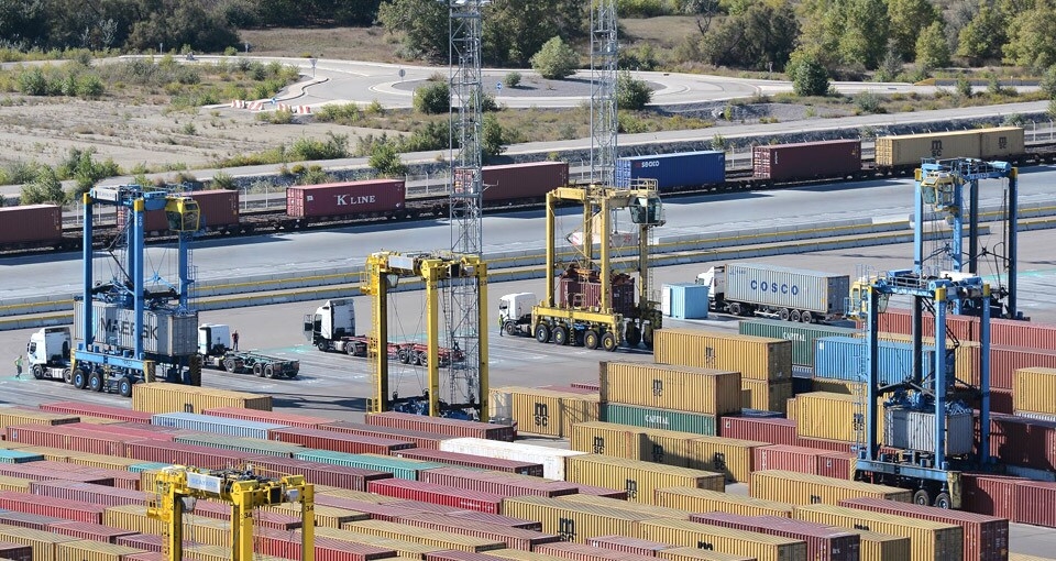 Kalmar hybrid straddle carriers selected to expand capacity at French Seayard Terminal