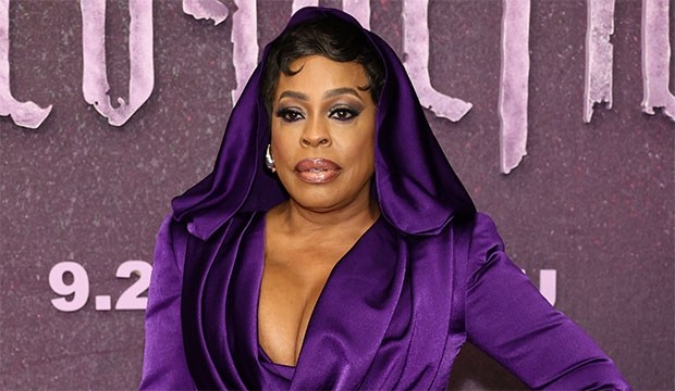 ‘Grotesquerie' star Niecy Nash-Betts on that shocking coma twist, and Travis Kelce's ‘greedy' appetite