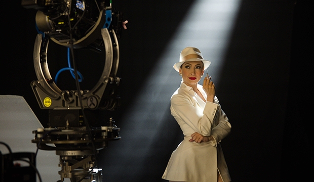 Jennifer Lopez dazzles as a screen diva in the first ‘Kiss of the Spider Woman' trailer
