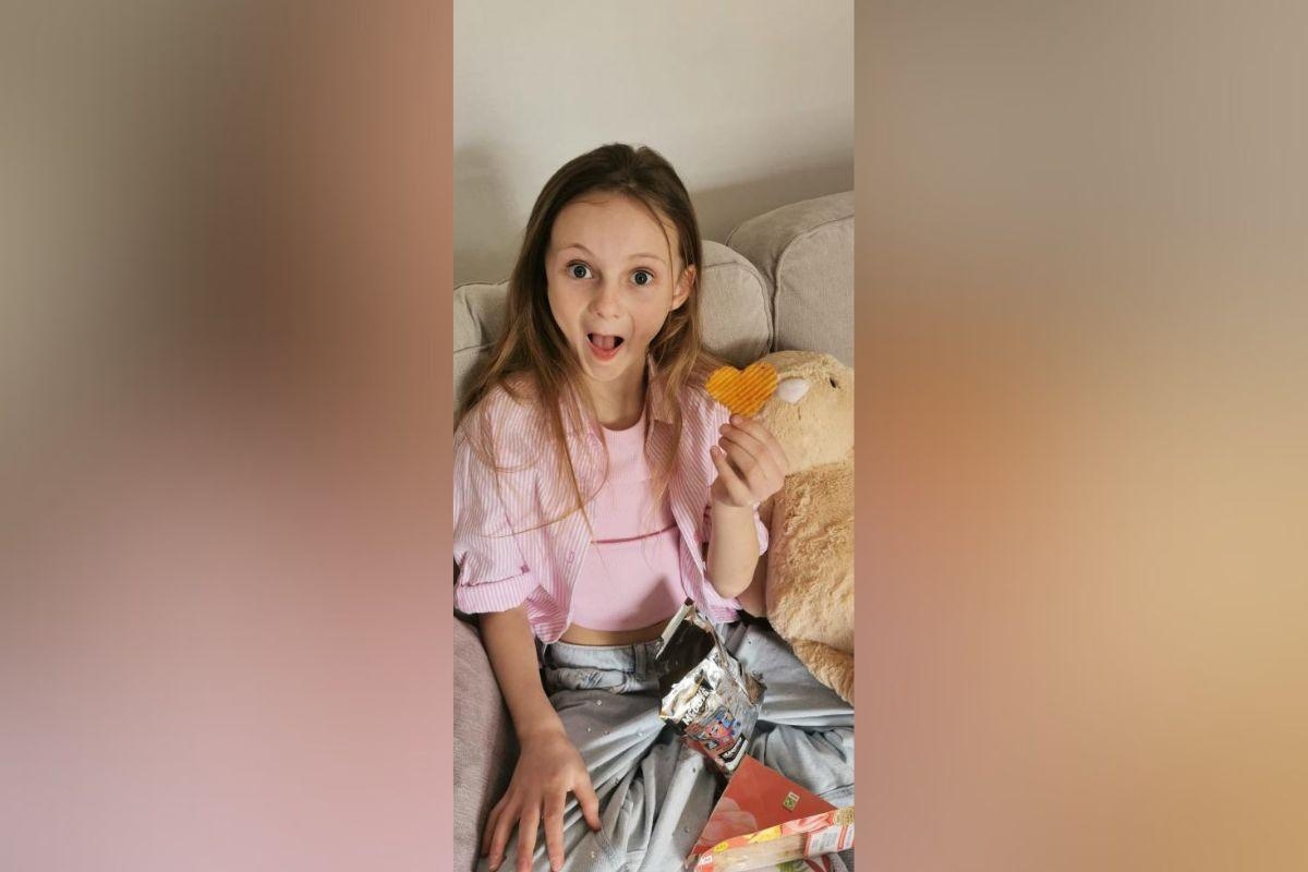Family's lovely surprise as girl finds heart-shaped crisp on Mother's Day