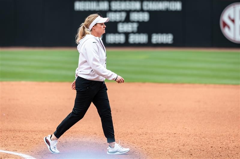 Fighting back tears, Ashley Chastain Woodard &#39;fell back in love&#39; with South Carolina softball