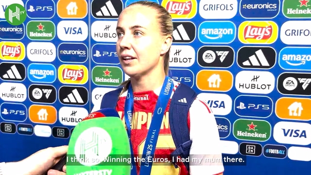 Beth Mead emotional after Arsenal stun Barcelona