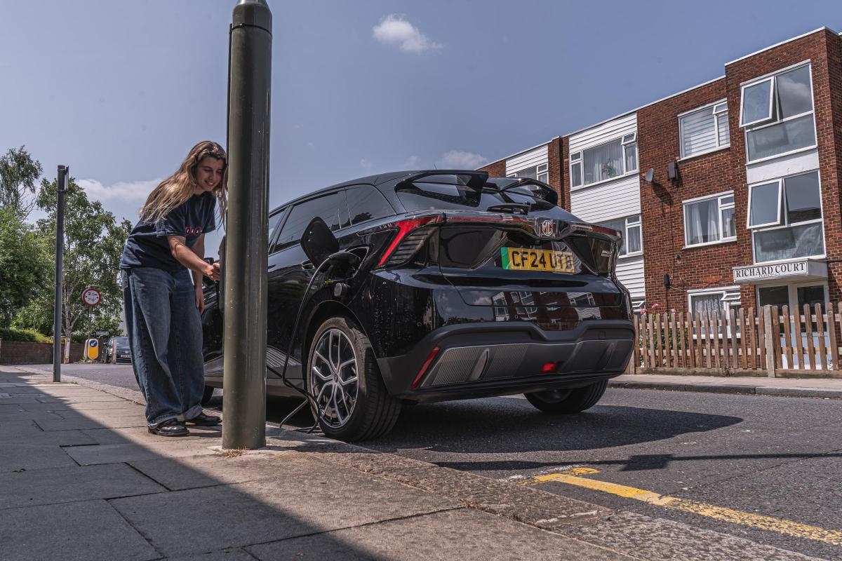300 new lamp post EV charging points installed in Barnet in six weeks