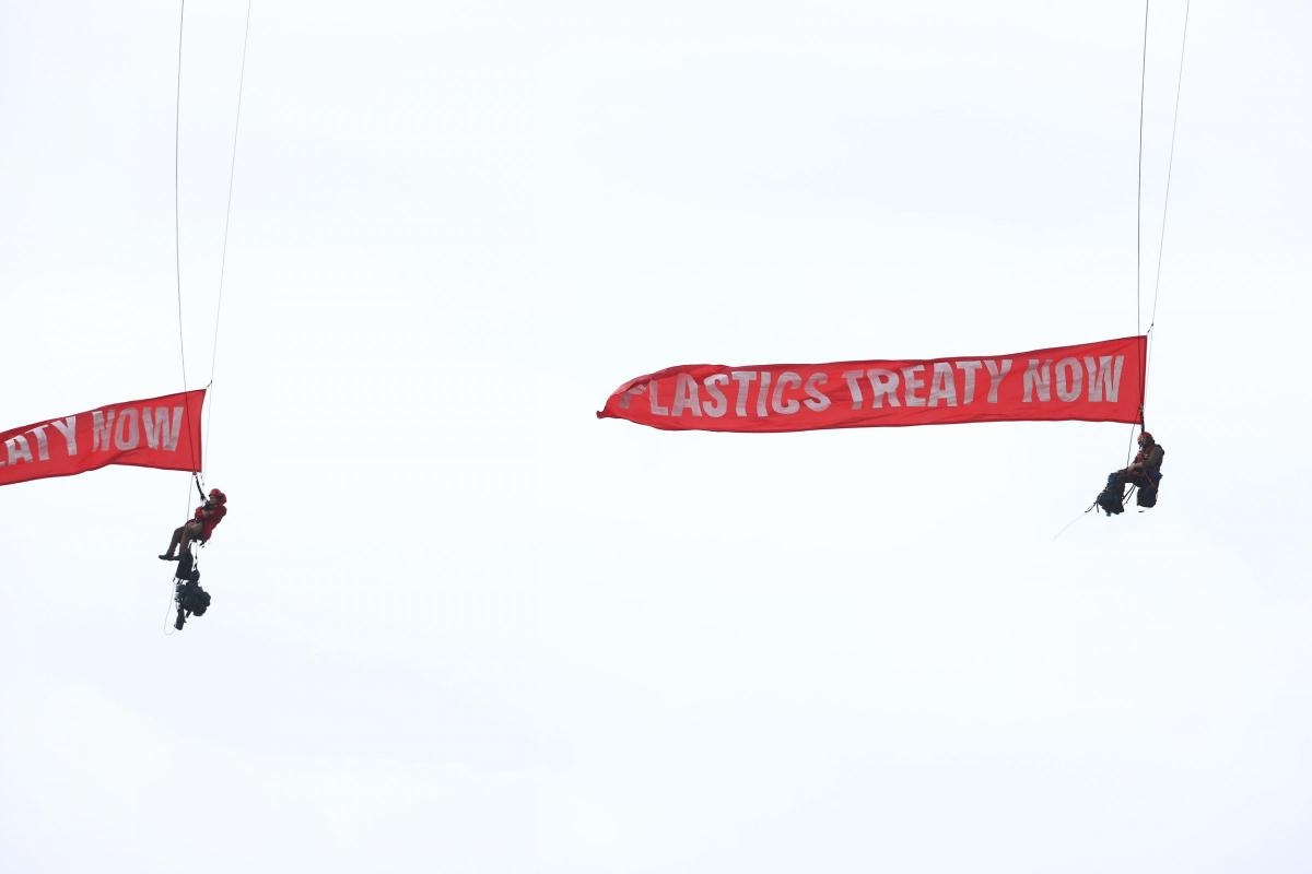 Ten arrested after protest which saw Forth Road Bridge shut