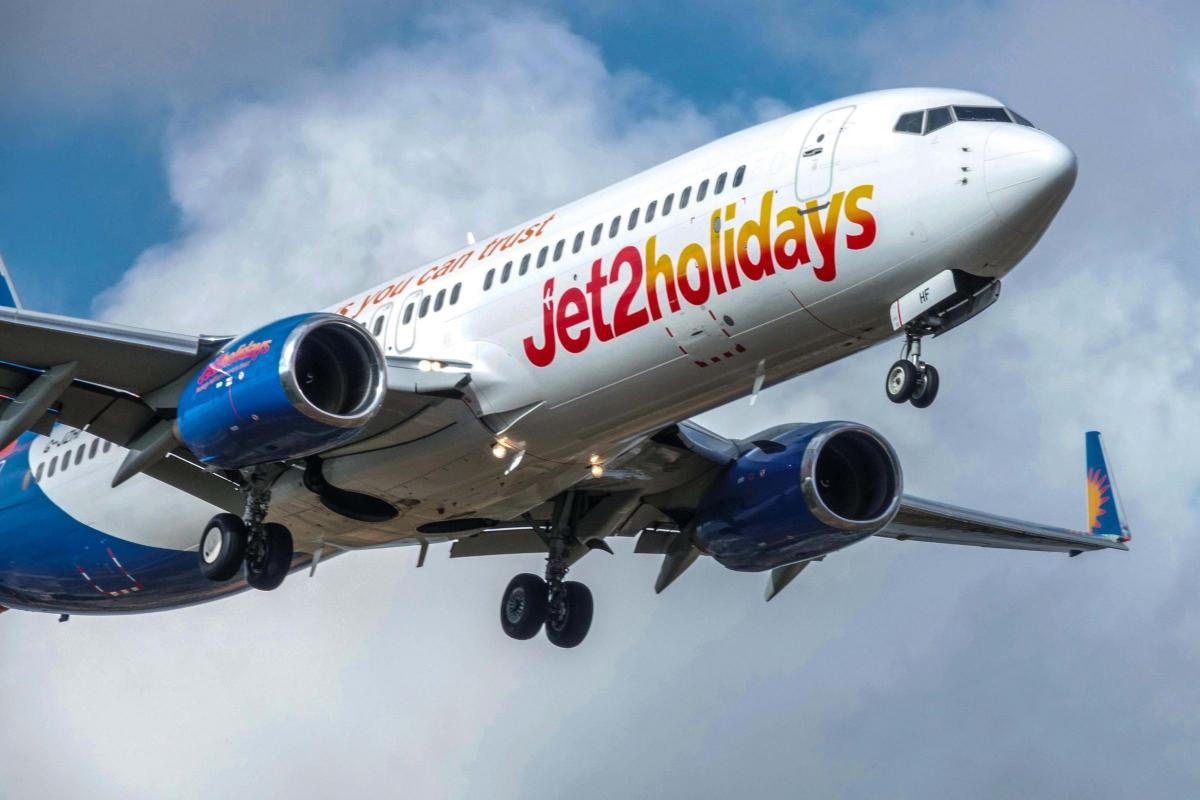 Holiday jet from Edinburgh diverts after in-air emergency