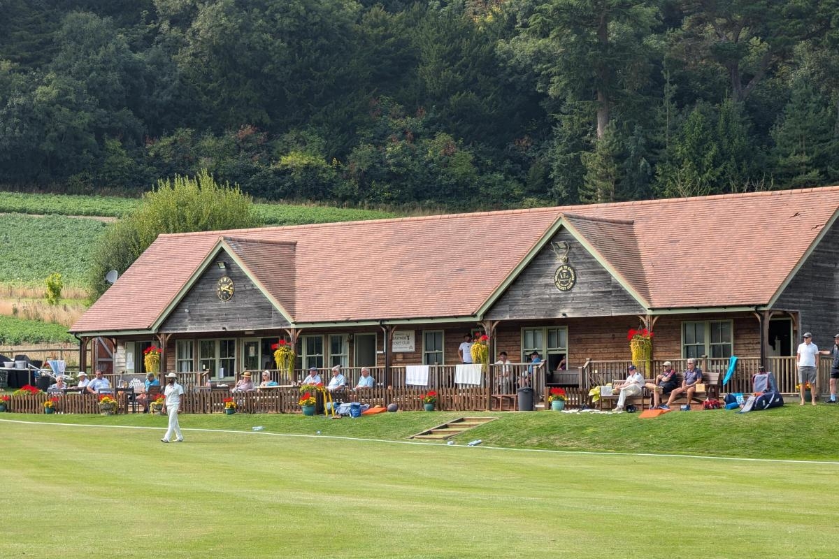 Eastnor forced to dig deep but come away with victory