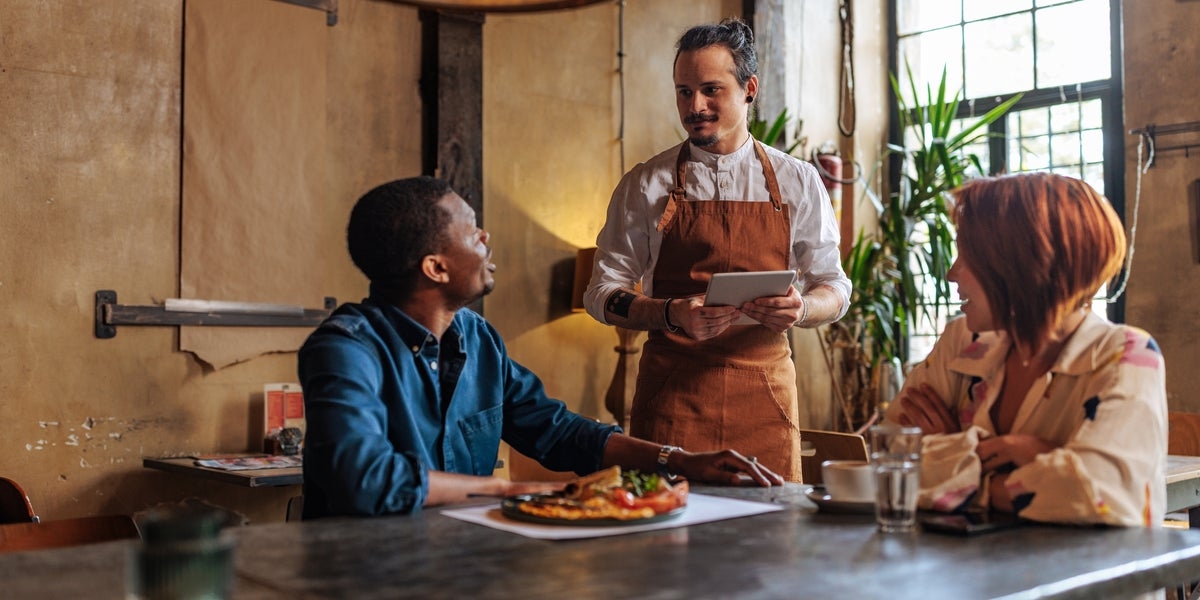 We Asked Restaurant Staff: These 6 Behaviors Are Major Red Flags On A Dinner Date