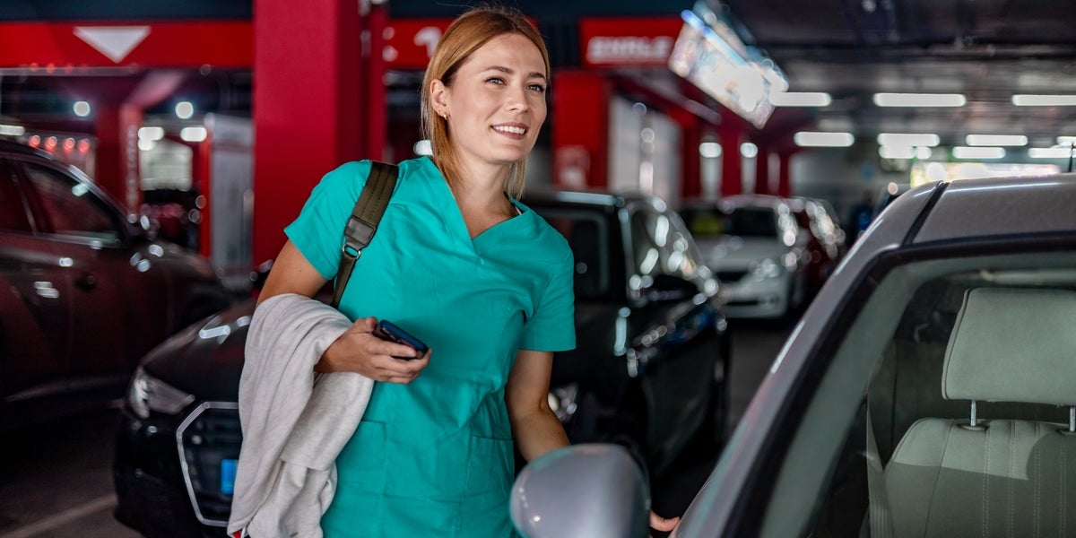 7 Unexpected Items ER Doctors Always Take On Vacation