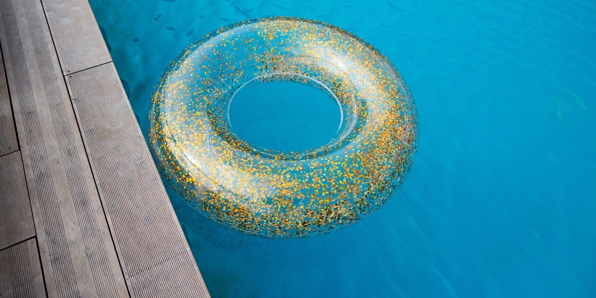 The Subtle Signs Of Drowning Every Parent Should Watch Out For This Summer