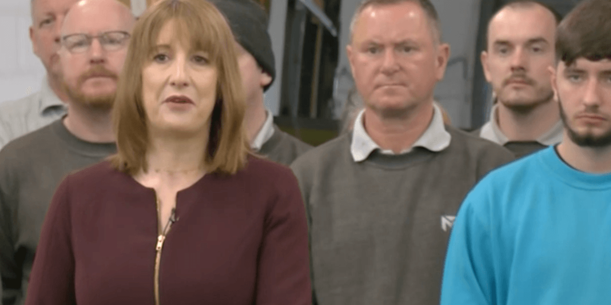 Rachel Reeves Made A Big Speech But The Bored Workers Behind Her Stole The Show