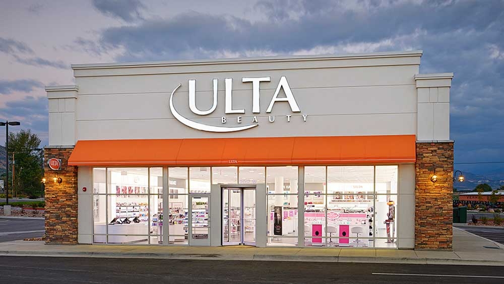 Top Stocks Gain Strength As Retailers Diverge; This Stock Plunges 18%