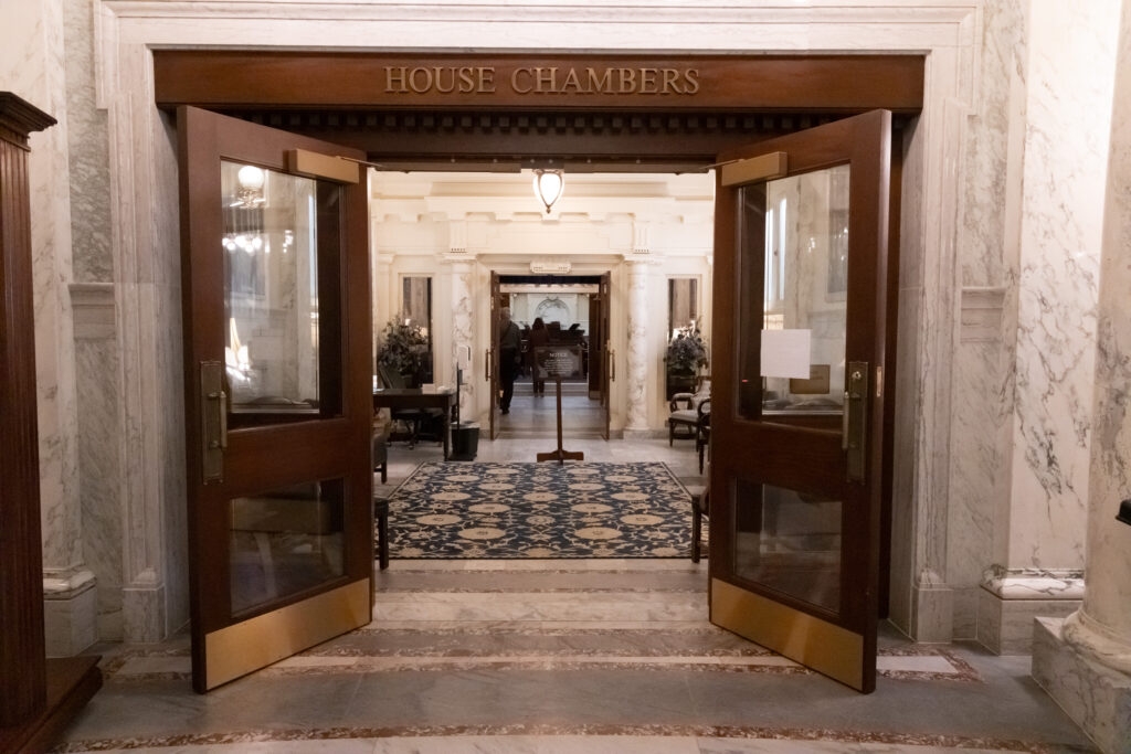 Idaho House debate over legislative travel transparency bill quickly breaks down