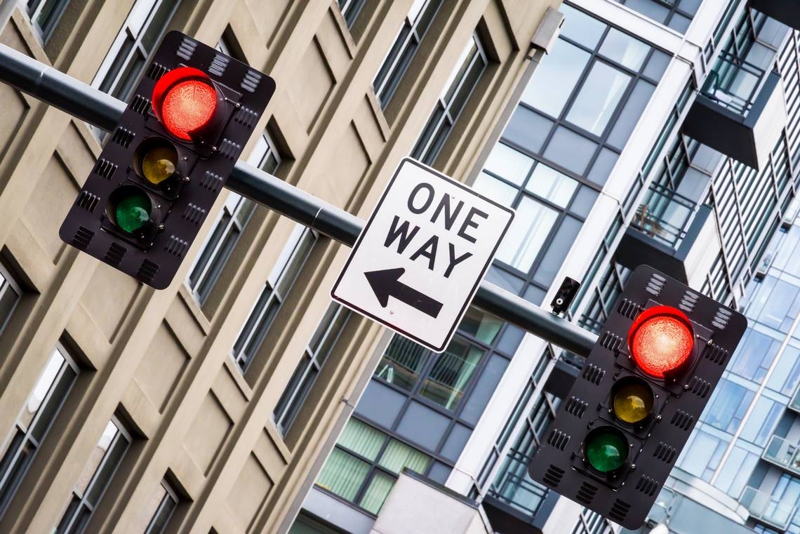 Can I turn left at a red light onto a one-way street? What Idaho law says