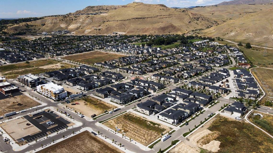Harris Ranch could soon add businesses, shopping & food carts. What's the plan?