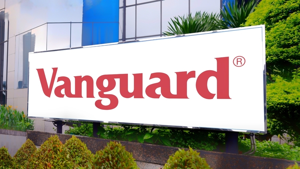 Vanguard Said to Eye Blackstone, Carlyle Pact to Offer Private Assets