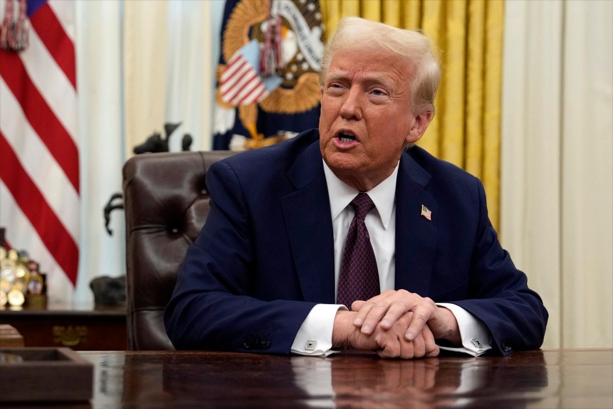 Trump signs executive order declaring English as official U.S. language