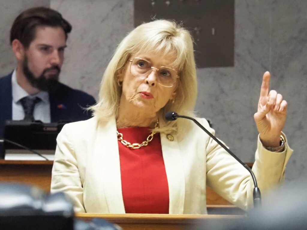 Bill abolishing court positions passes Senate