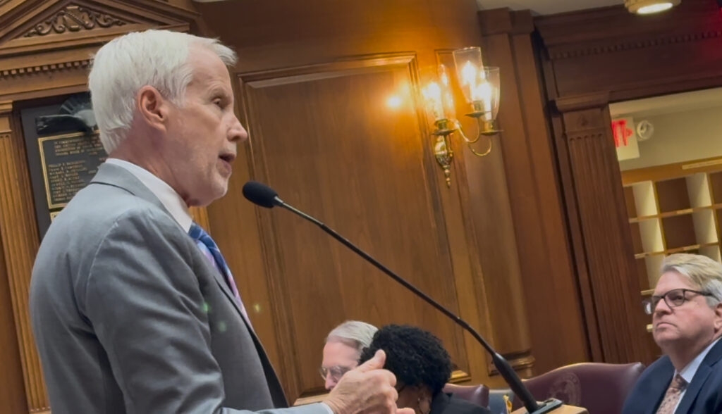 Indiana bill to exempt some English language learners from reading retention heads to governor