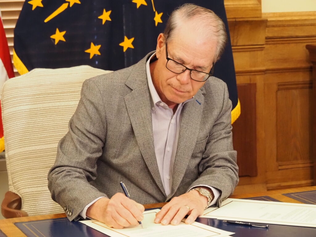 Medicaid work requirements, Indiana-Illinois boundary commission signed into law