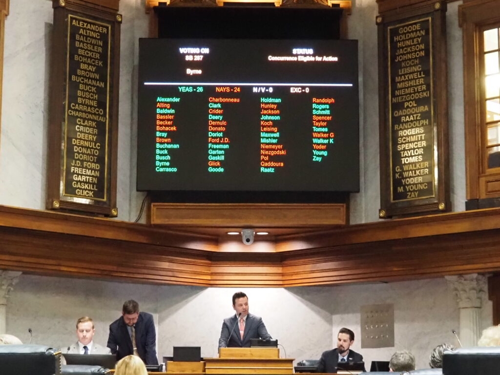 Partisan school board bill narrowly avoids tie vote, goes to governor