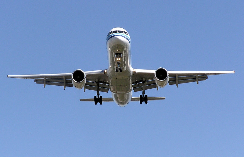 Jim Cramer Says Alaska Air Group (ALK) May Fall Further – Should Investors Wait on the Sidelines?