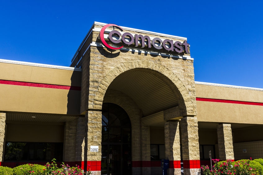 KeyBanc Reiterates Overweight Rating on Comcast (CMCSA), Highlights EPIC Universe Potential