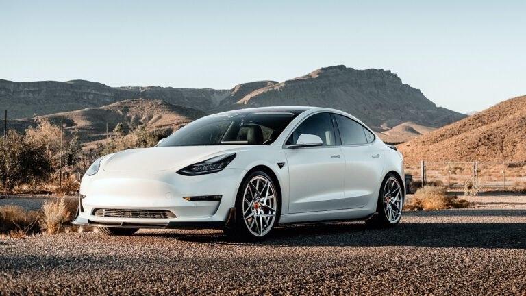 Stifel Cuts Tesla, Inc. (TSLA) Price Target