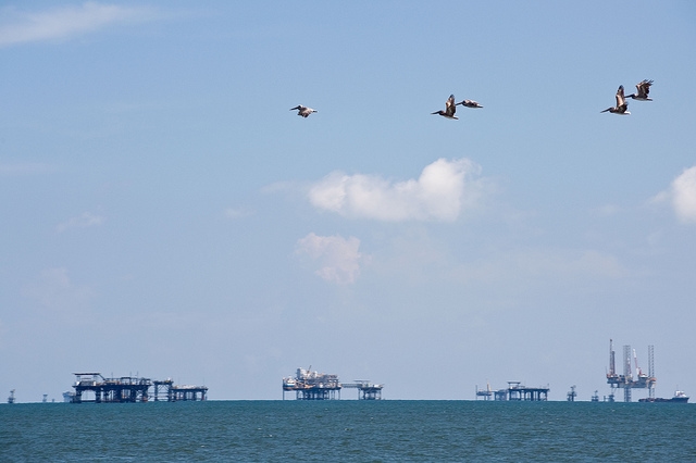 Helmerich & Payne Holds Ground as Piper Sees 20% Upside Amid Rig Slowdown