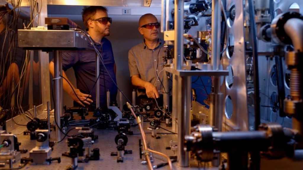 US scientists debut atomic clock that stays true for 100 million years straight