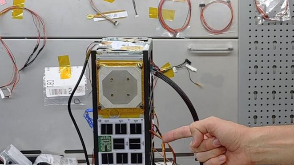 New mass-producible space-grade solar cell promises 10x cost reduction