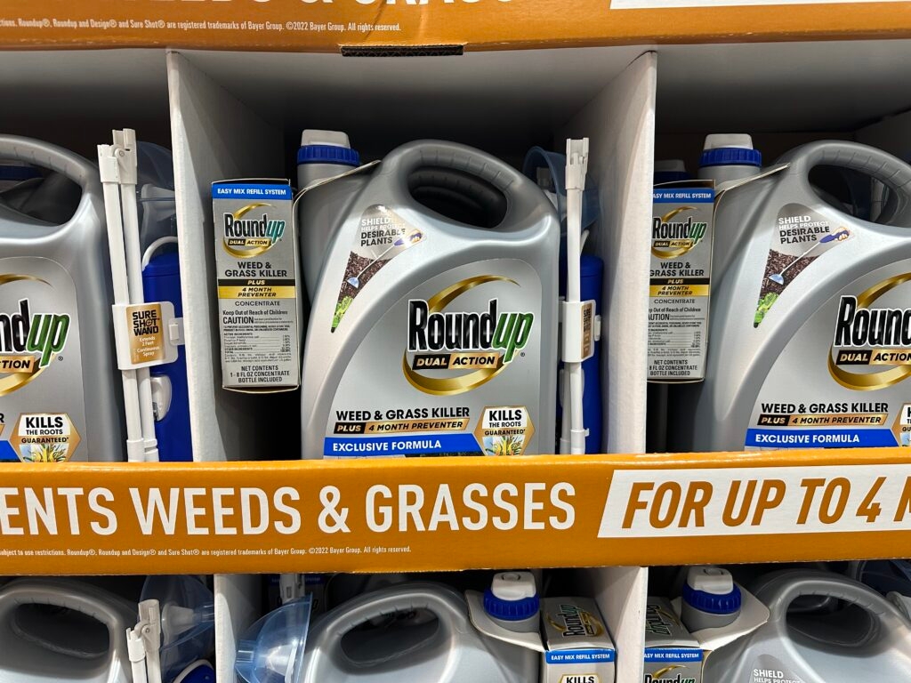 Pesticide immunity bill advances from Iowa Senate