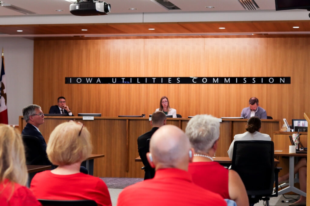 Pipeline opponents ask utilities regulators to discard Summit permits