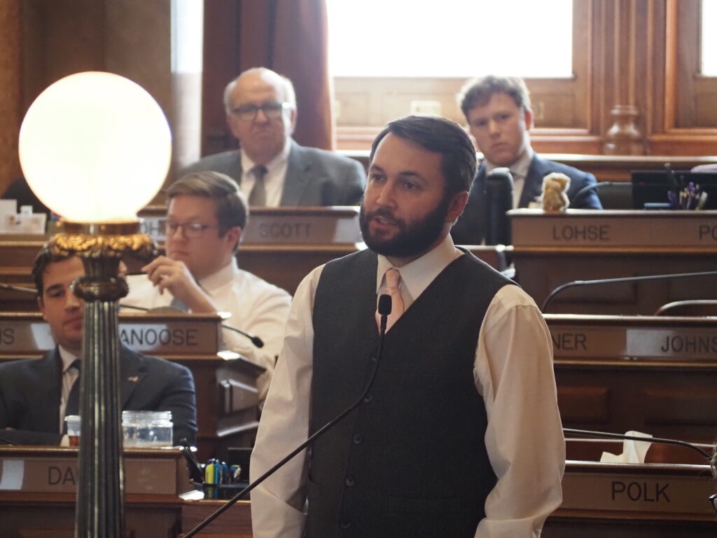 Iowa House sends proposed casino moratorium to Senate