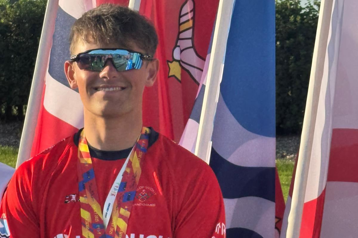 Wootton sailor a gold medallist and flag bearer after cancer diagnosis