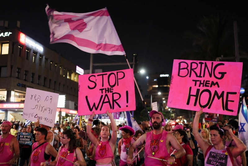 'We chose the side of Israel': Arad mayor bans artists who signed petition to end war