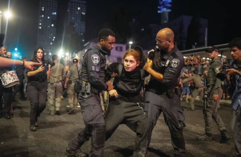 Court orders police officers to compensate demonstrators for use of excessive force