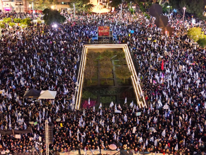 Tel Aviv rally calls for war's end, as hunger reigns in Gaza and ceasefire talks collapse anew