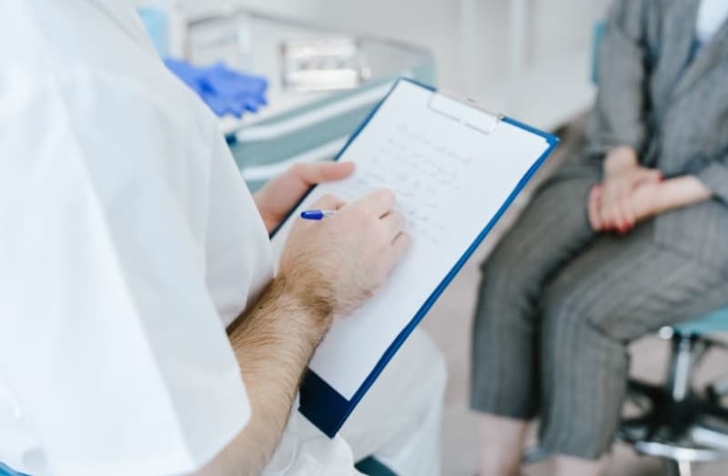 Health Ministry: License of doctor accused of sexual offenses to be revoked for 6 month