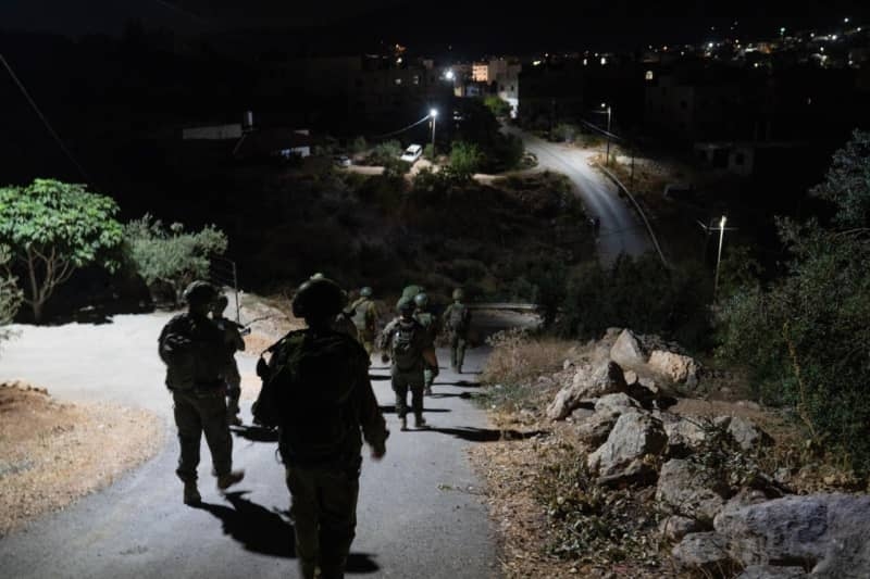 Fifty Israeli citizens illegally enter Nablus overnight, IDF says