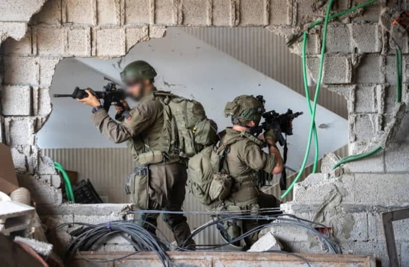 IDF thwarts explosive plot, hits Hamas terror targets in Gaza