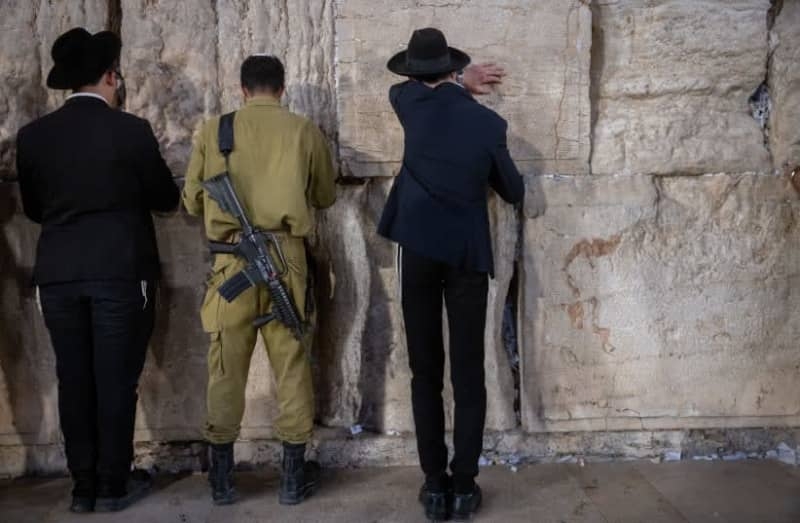 Elections soon? Housing minister pushing to initiate bill to disperse Knesset