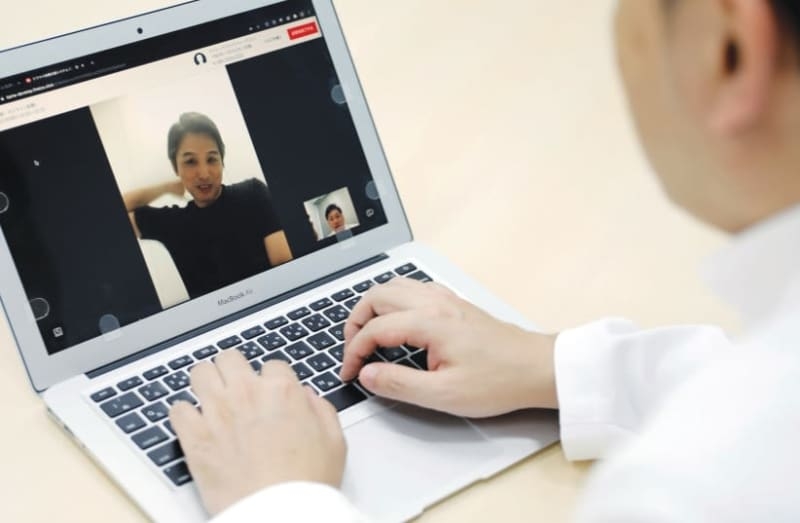 People with chronic diseases can benefit from consulting their doctors in online visits