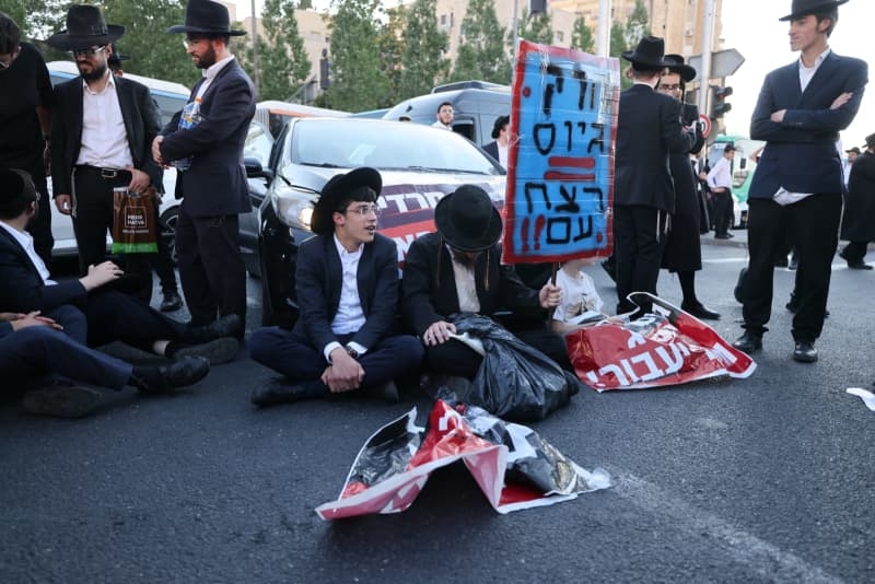 State will halt funding for at-risk haredi yeshivot with students who don't draft