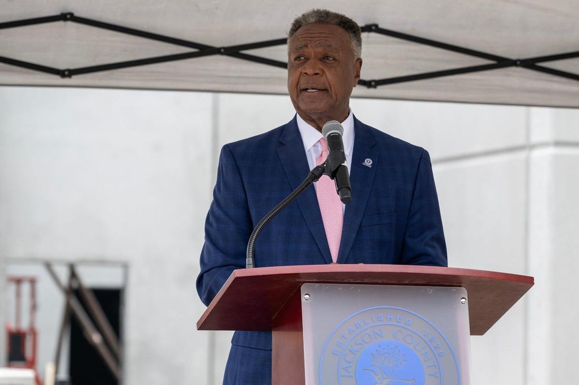 Kansas City will have more chances to vote early in Frank White recall election