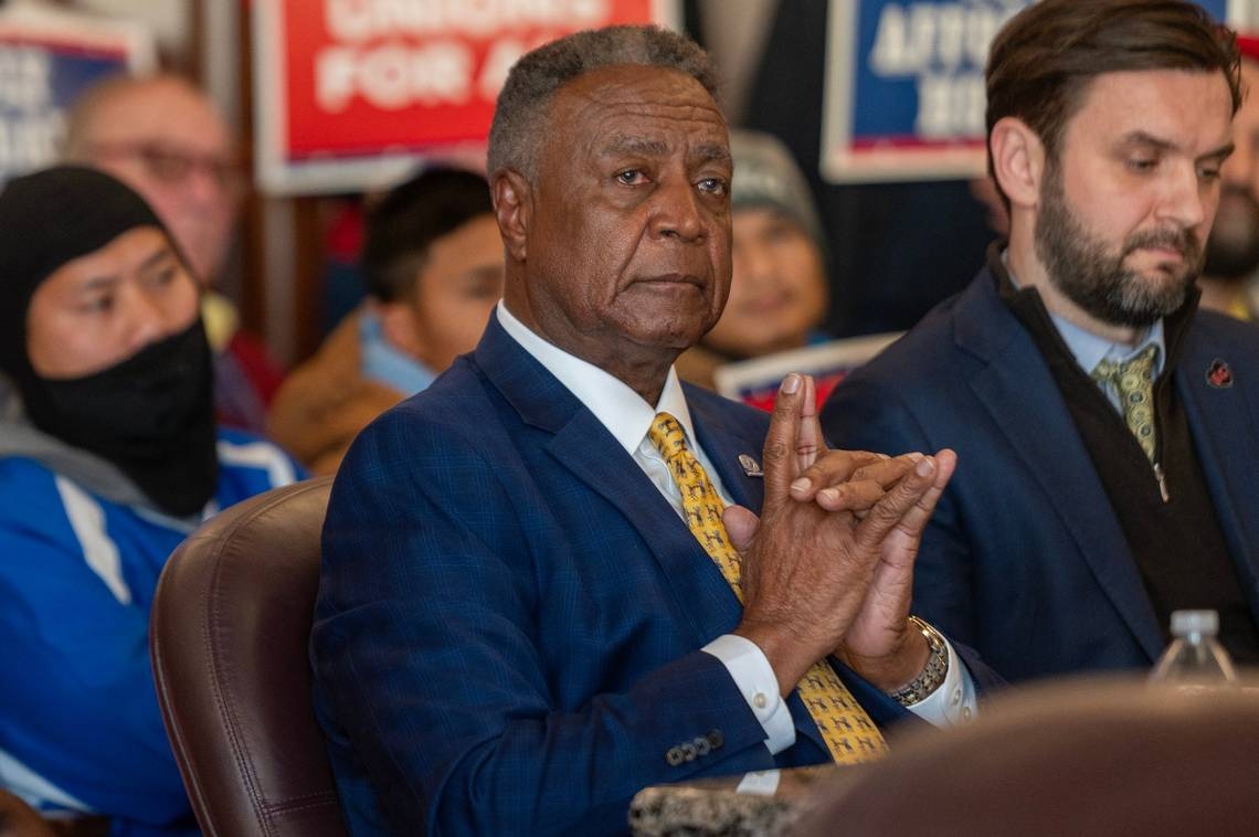 Jackson County voters sue to stop Frank White, election boards from delaying recall