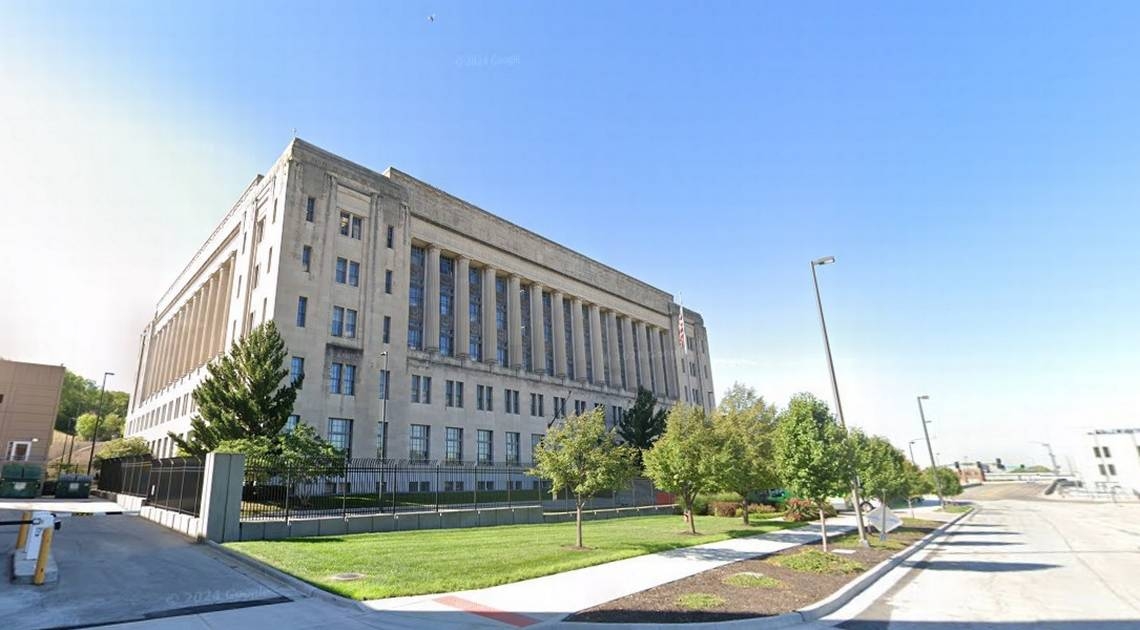 Man who reported false threat at IRS campus in Kansas City sentenced