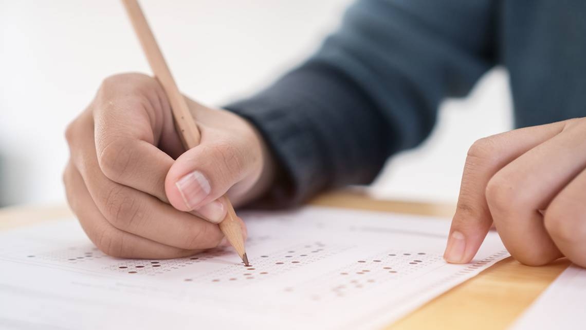 KC parents, educators push back on Missouri bill requiring cursive be taught in school