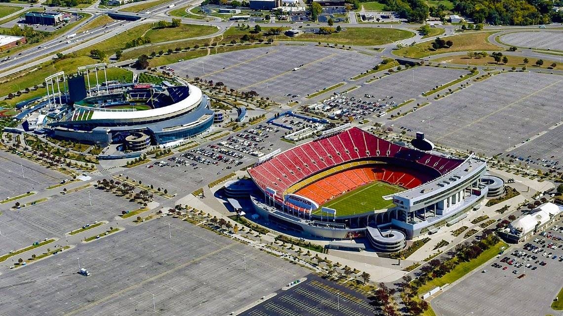 An 11th-hour plan to keep Chiefs, Royals in Missouri? Top Republicans to discuss