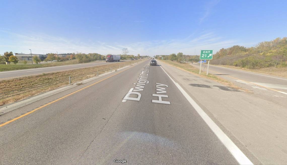 Woman killed while walking on Kansas City area highway